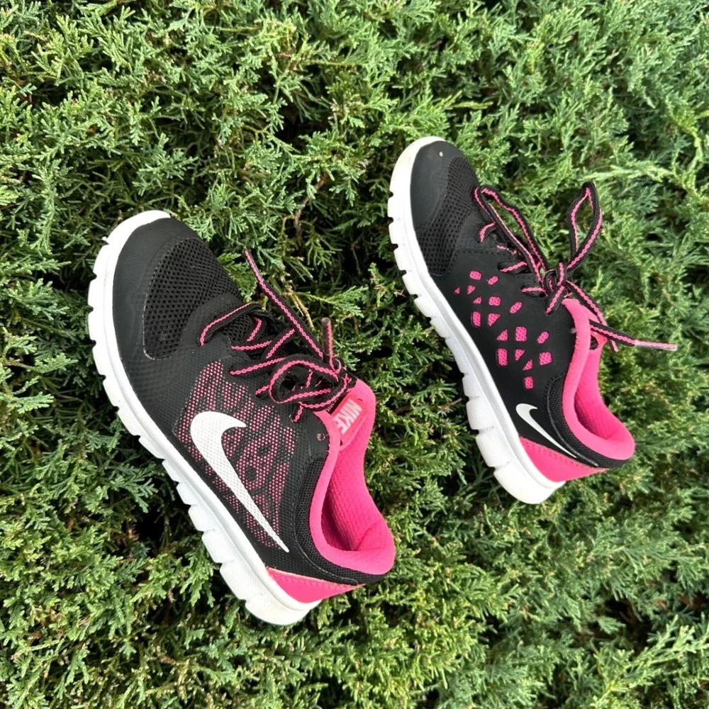 Nike Kids Flex 2015 Run Toddler Girl Athletic Shoes Size 11 Black/White/Pink Pow